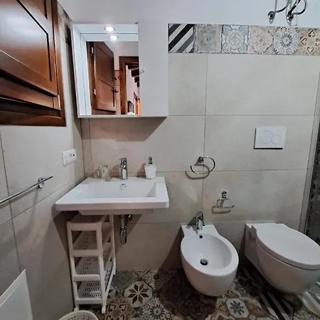 Sa Domu Antiga - Casa Indipendente In Centro Storico