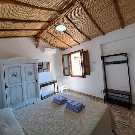 Sa Domu Antiga - Casa Indipendente In Centro Storico Tortolì