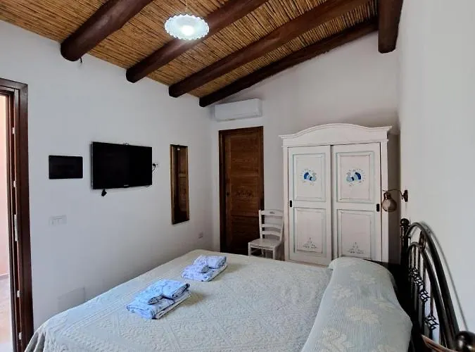 Sa Domu Antiga - Casa Indipendente In Centro Storico Daire *
