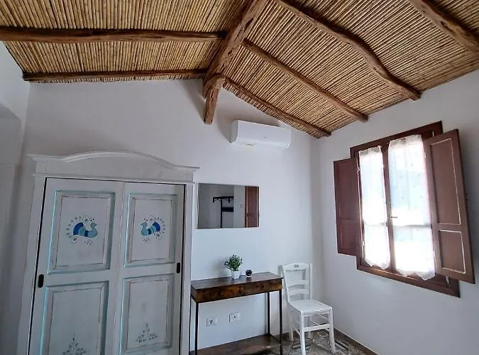 Sa Domu Antiga - Casa Indipendente In Centro Storico Apartman Tortolì