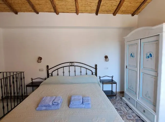 Sa Domu Antiga - Casa Indipendente In Centro Storico Daire *