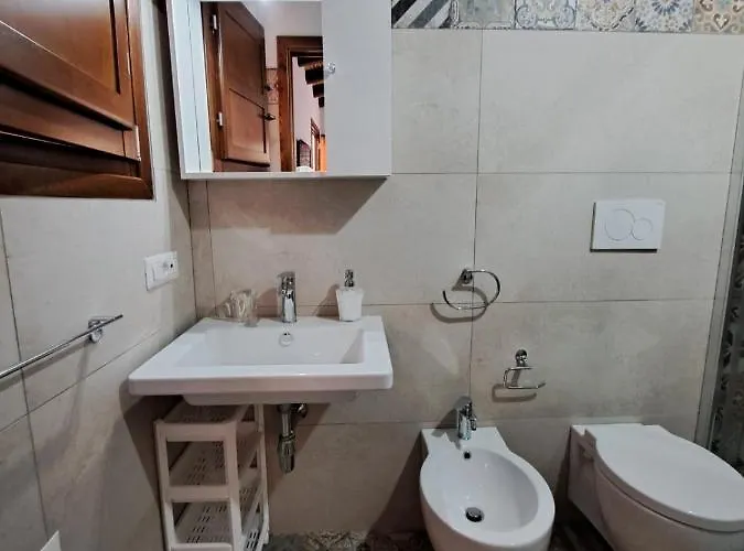 Sa Domu Antiga - Casa Indipendente In Centro Storico
