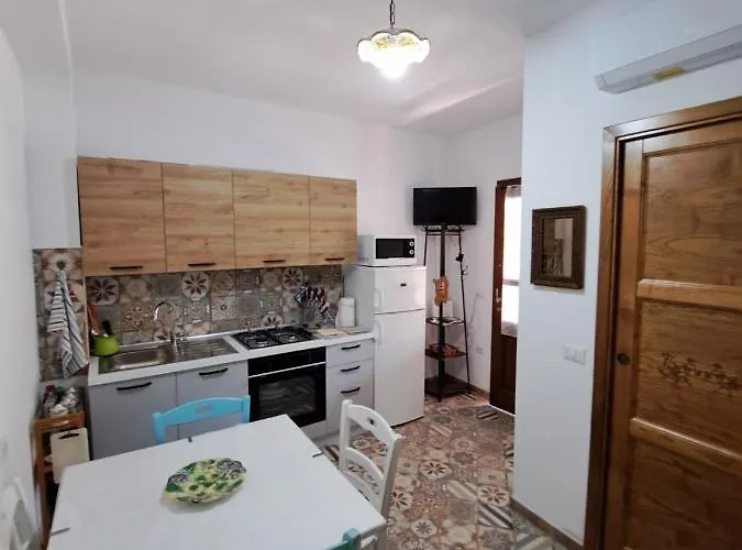 Sa Domu Antiga - Casa Indipendente In Centro Storico Tortolì